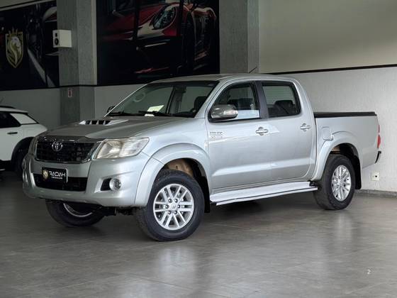 TOYOTA HILUX 3.0 SRV TOP 4X4 CD 16V TURBO INTERCOOLER DIESEL 4P AUTOMÁTICO TOYOTA HILUX 3.0 SRV TOP 4X4 CD 16V TURBO INTERCOOLER DIESEL 4P AUTOMÁTICO